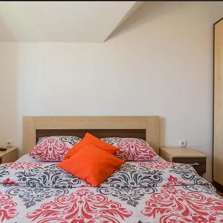 Nas Svet Apartment *